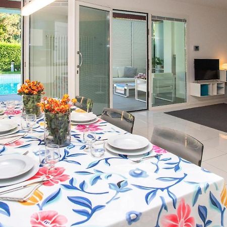 Villa Riva Beachfront Линяно Сабиадоро Екстериор снимка