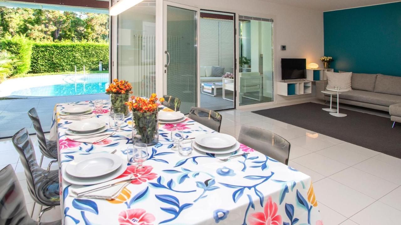Villa Riva Beachfront Линяно Сабиадоро Екстериор снимка