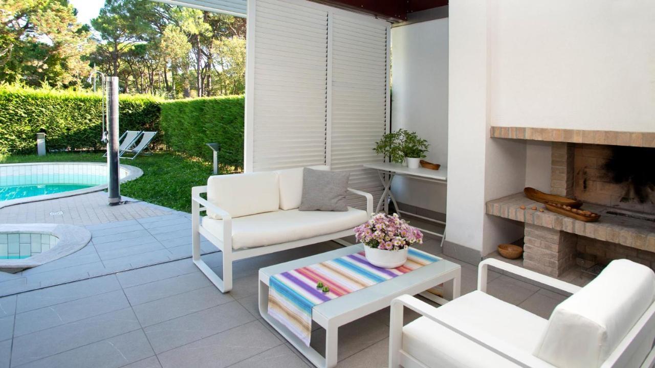 Villa Riva Beachfront Линяно Сабиадоро Екстериор снимка
