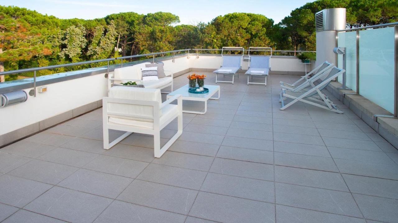 Villa Riva Beachfront Линяно Сабиадоро Екстериор снимка