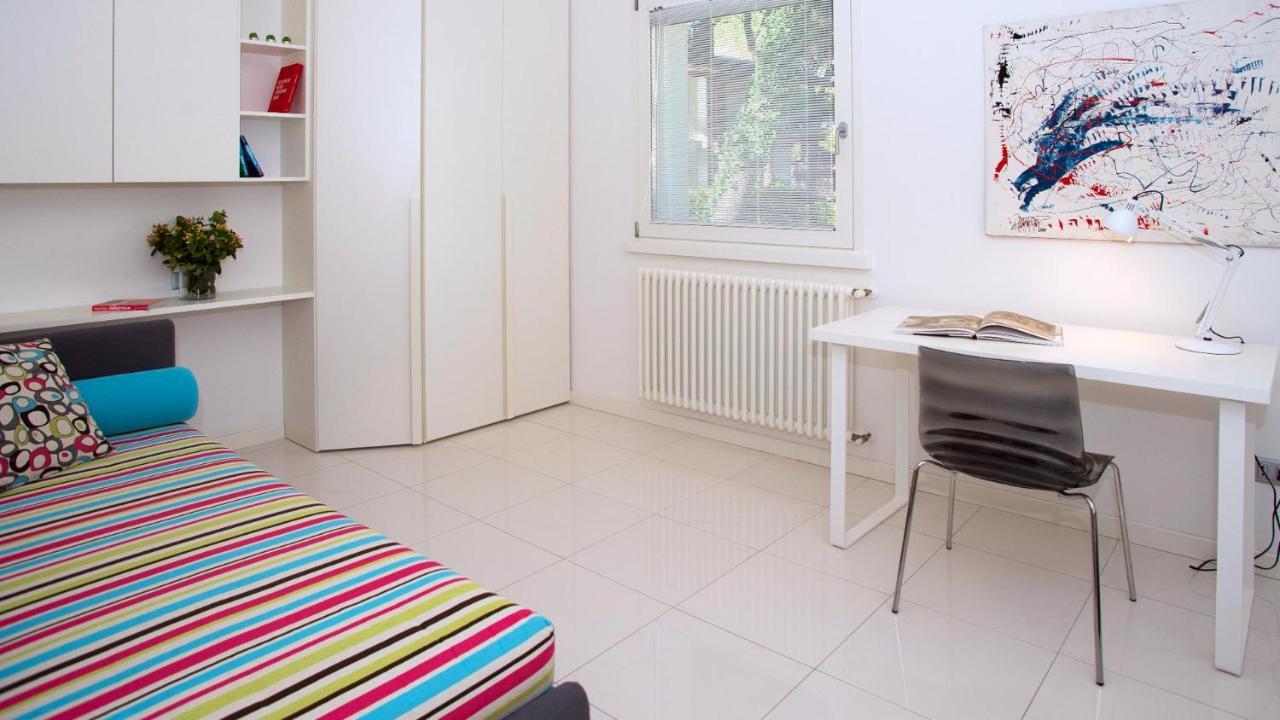 Villa Riva Beachfront Линяно Сабиадоро Екстериор снимка