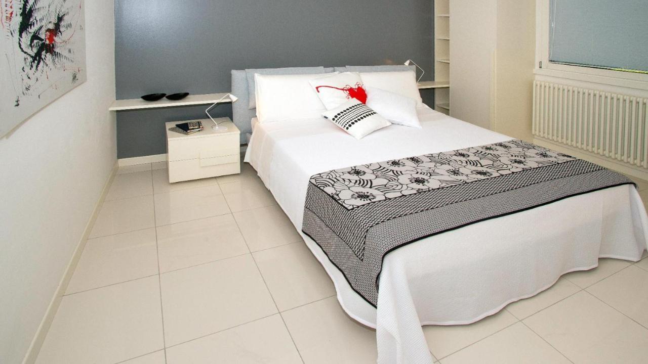 Villa Riva Beachfront Линяно Сабиадоро Екстериор снимка